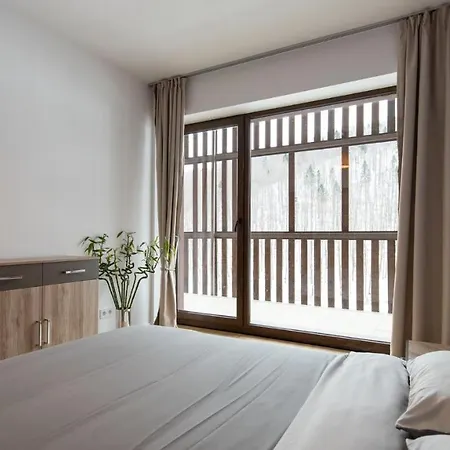 Tampa Gardens Superb View For Nature Lovers Apartamento Braşov